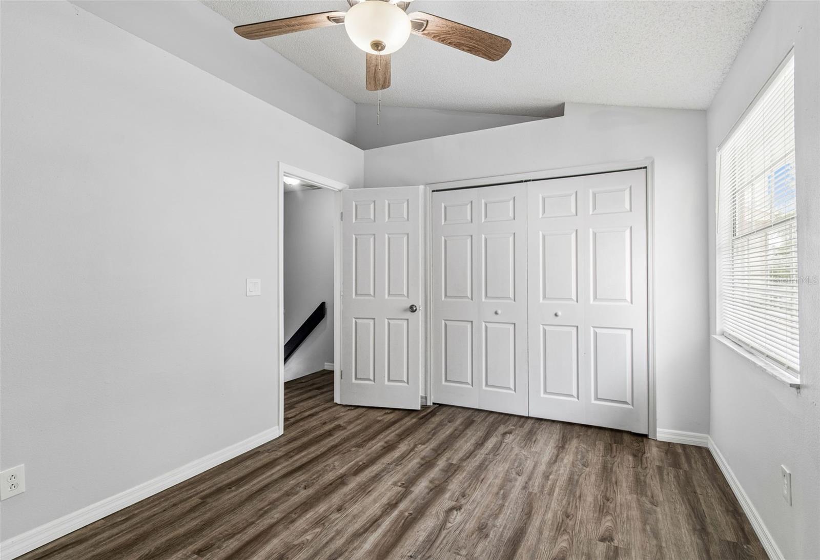 1403 BRIGADOON Dr CLEARWATER, FL 33759