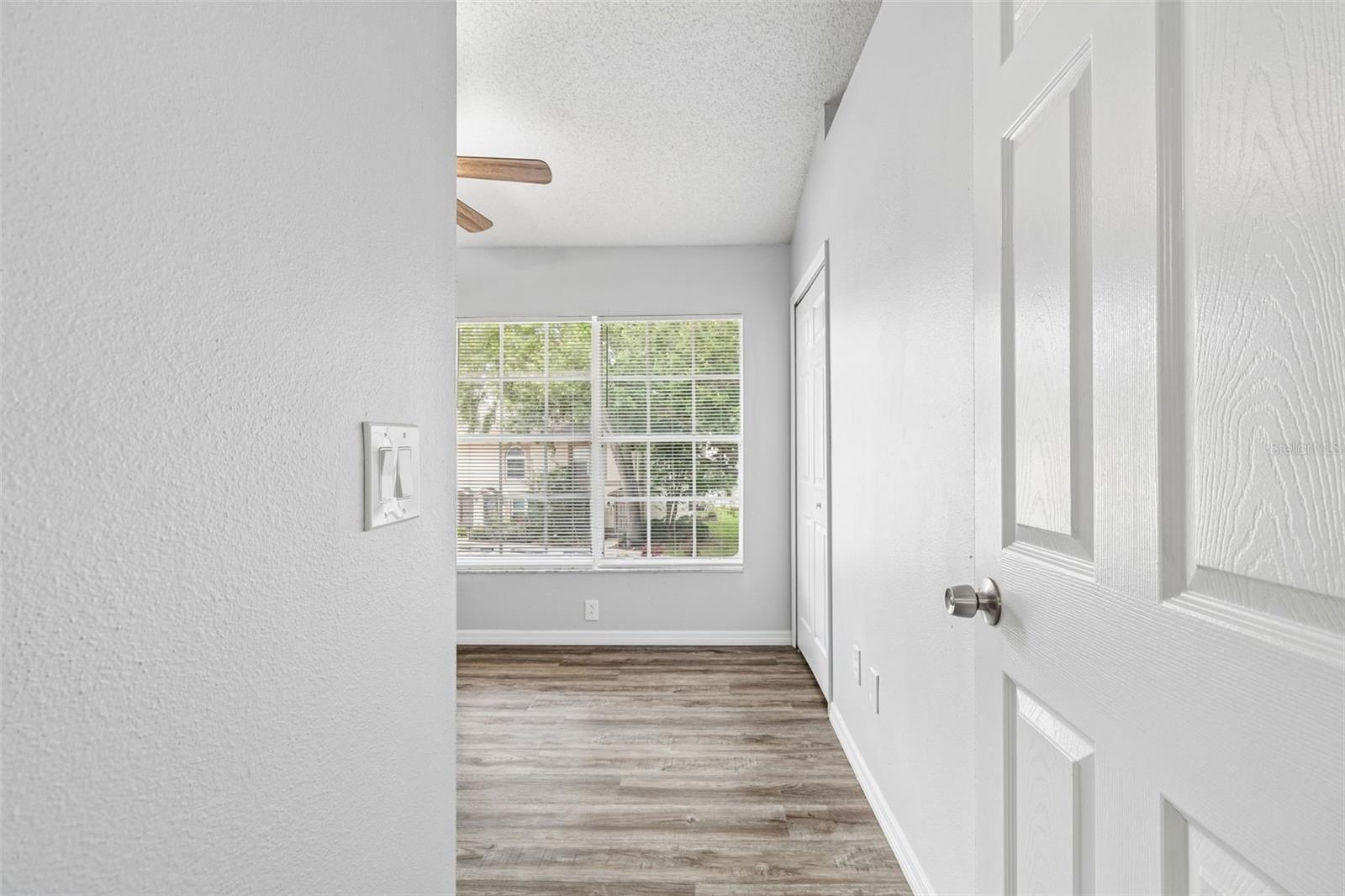 1403 BRIGADOON Dr CLEARWATER, FL 33759