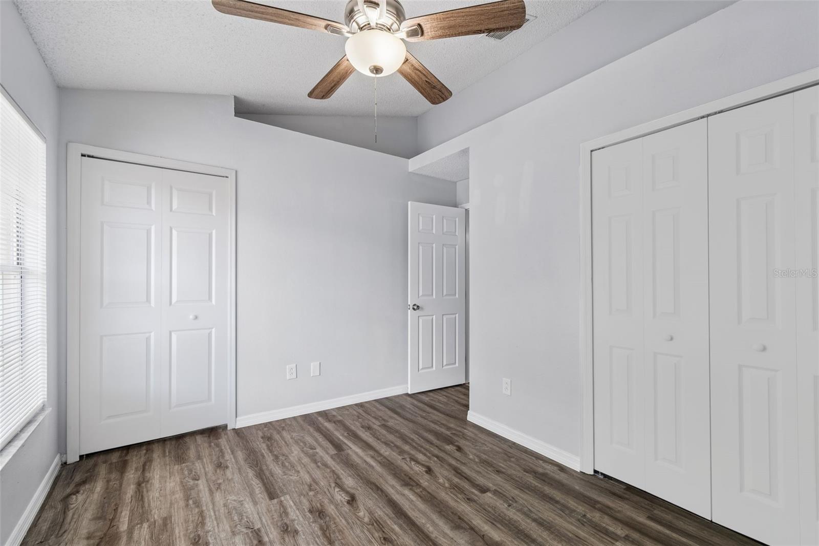 1403 BRIGADOON Dr CLEARWATER, FL 33759