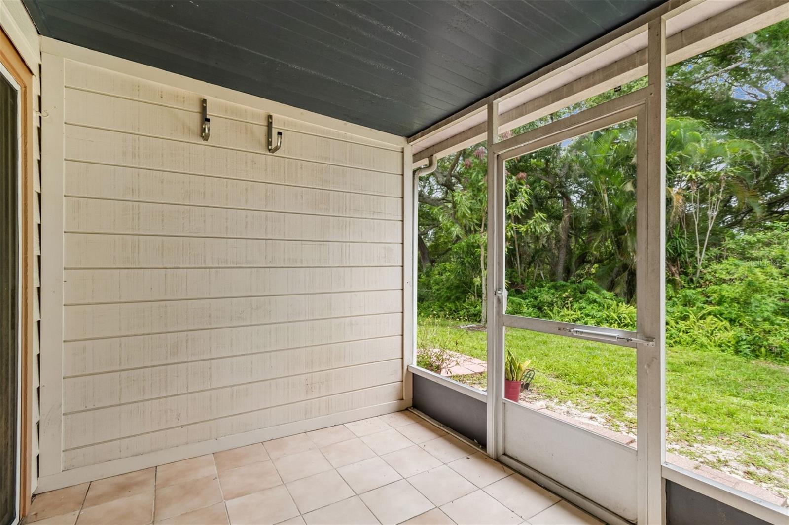 1403 BRIGADOON Dr CLEARWATER, FL 33759