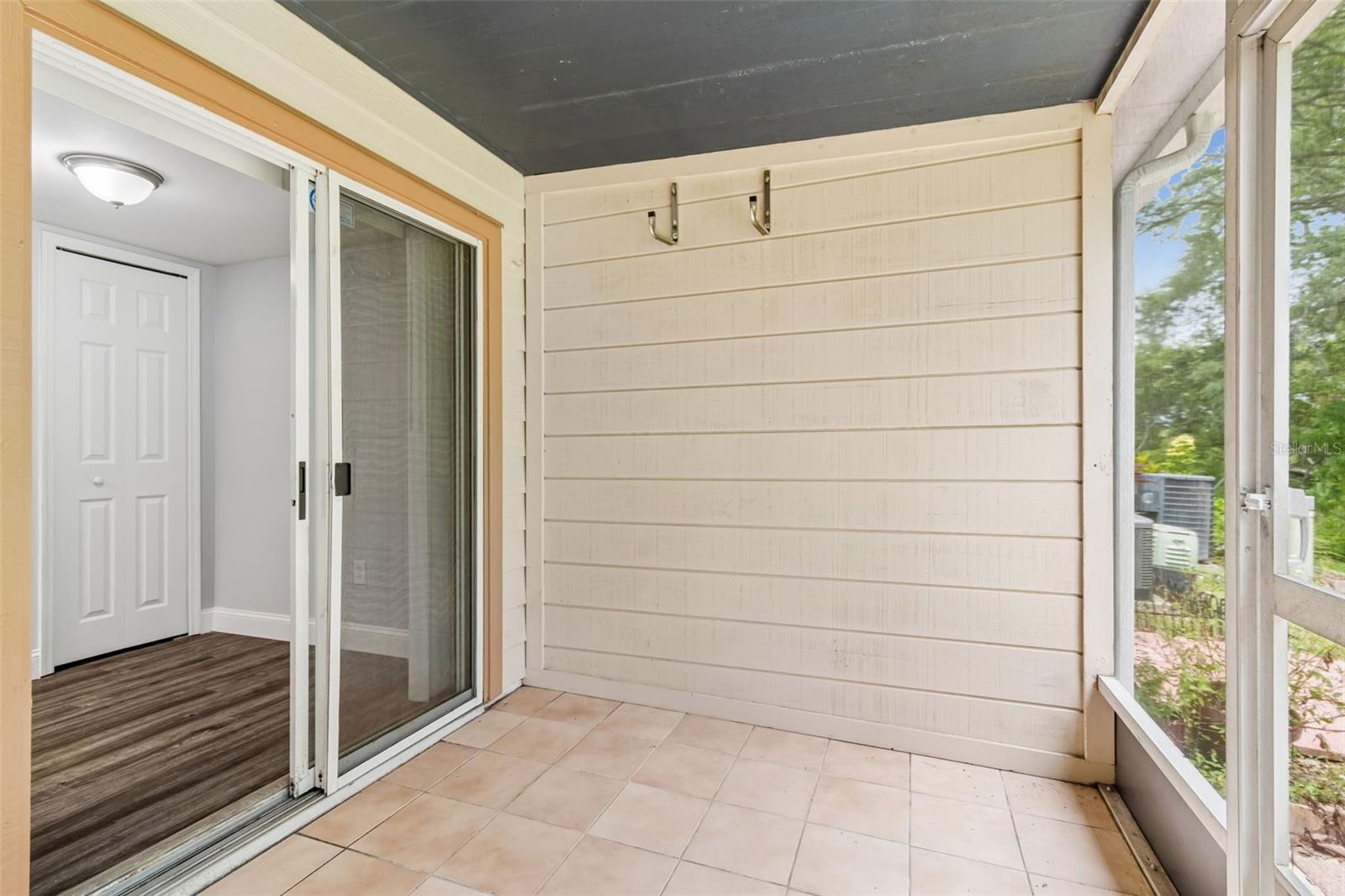 1403 BRIGADOON Dr CLEARWATER, FL 33759