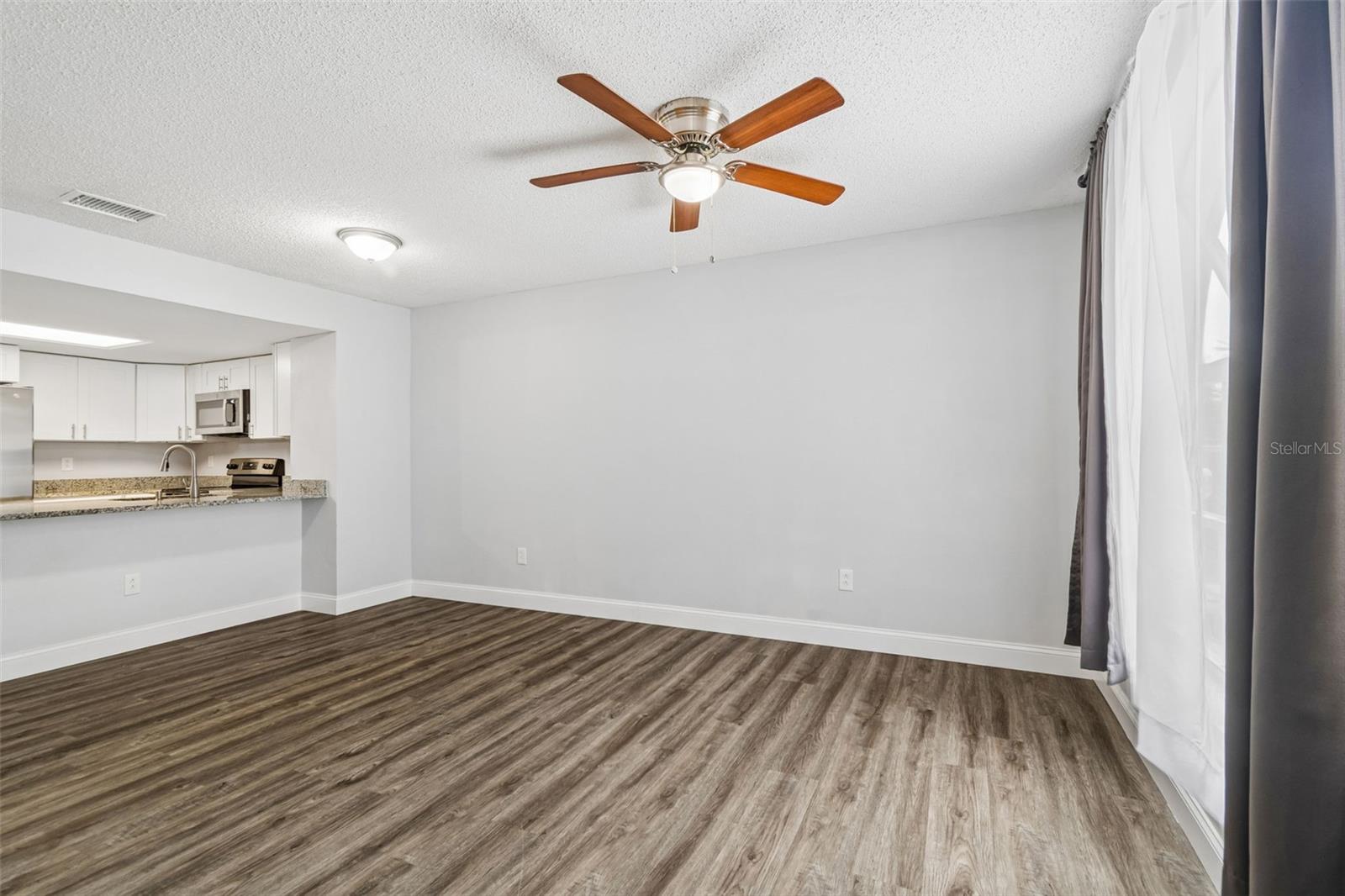 1403 BRIGADOON Dr CLEARWATER, FL 33759