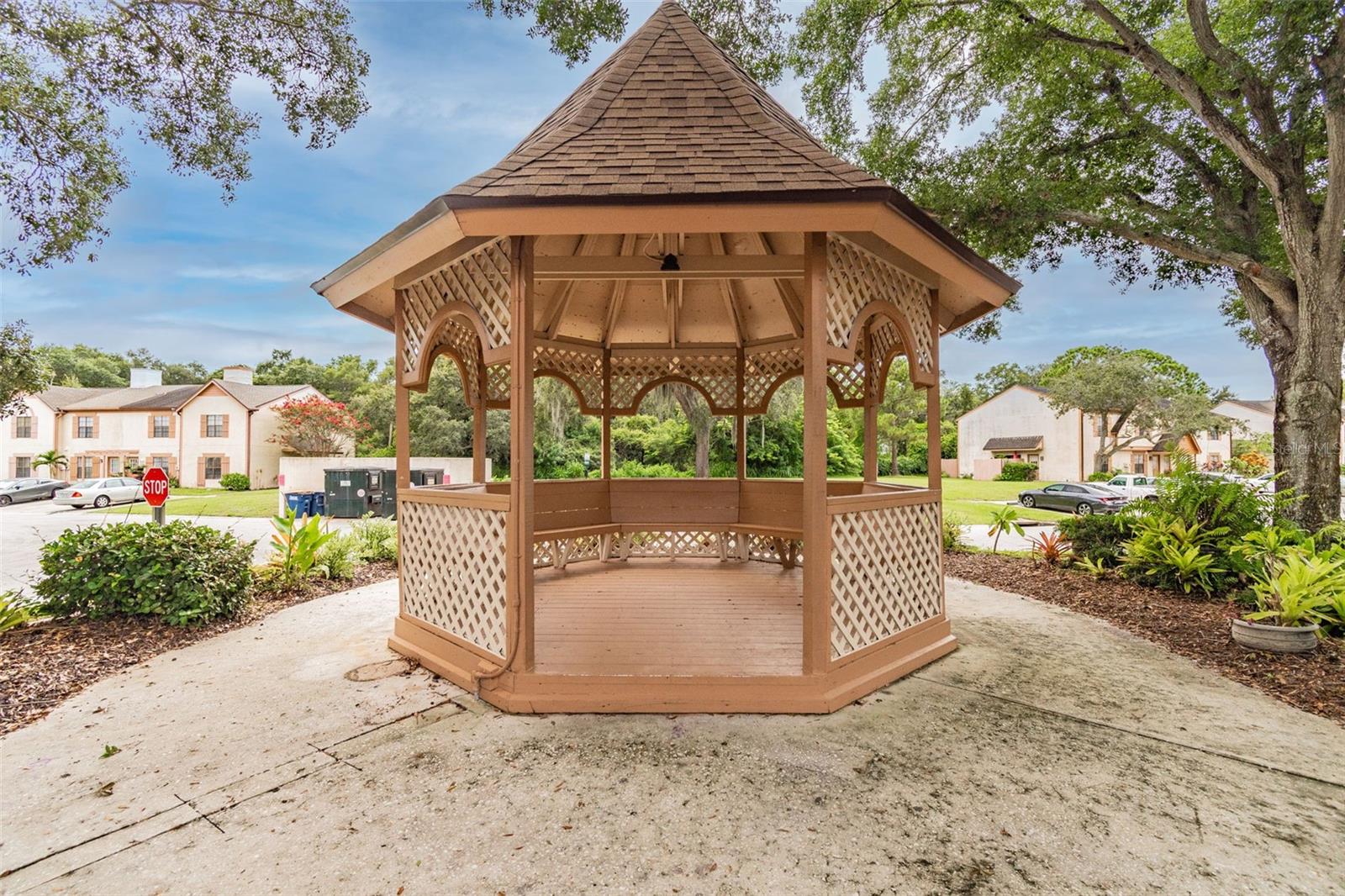 1403 BRIGADOON Dr CLEARWATER, FL 33759