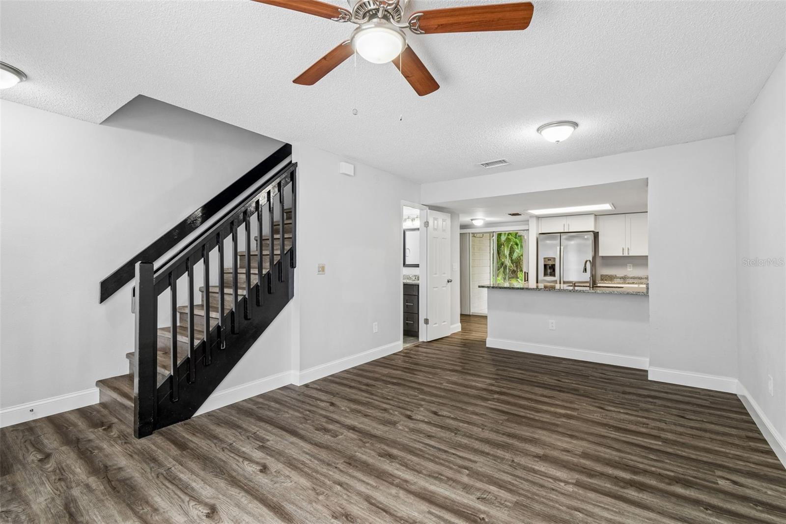 1403 BRIGADOON Dr CLEARWATER, FL 33759