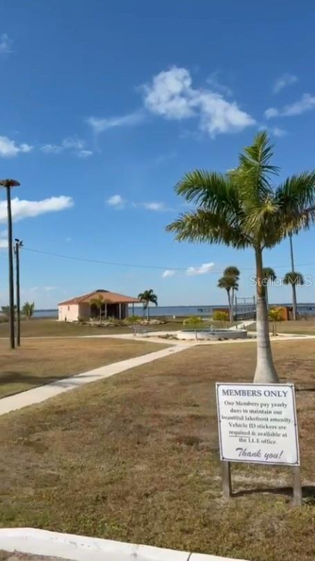 923 GAILLARDIA Dr INDIAN LAKE ESTATES, FL 33855