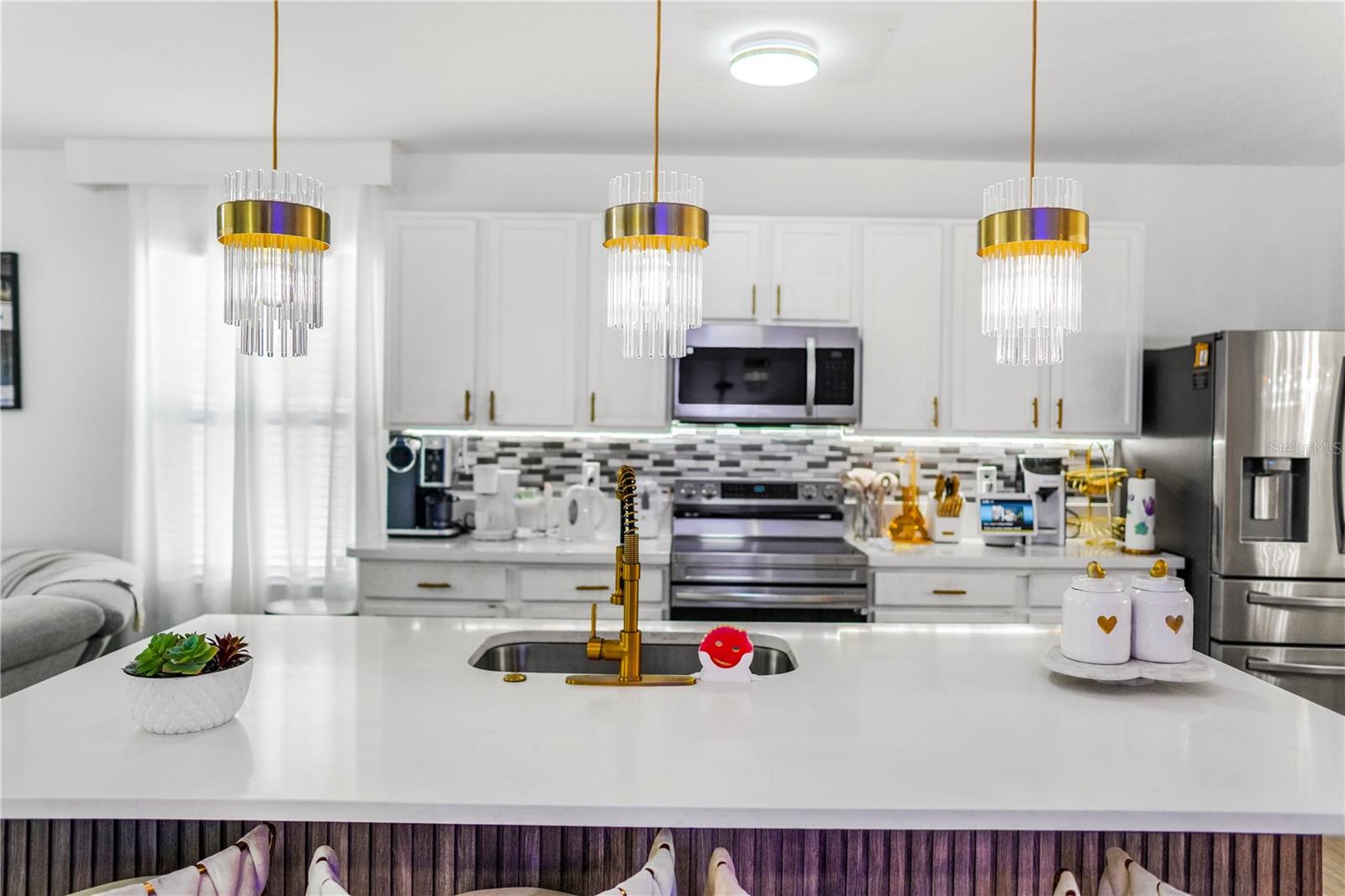 1957 RED Cyn Dr KISSIMMEE, FL 34744