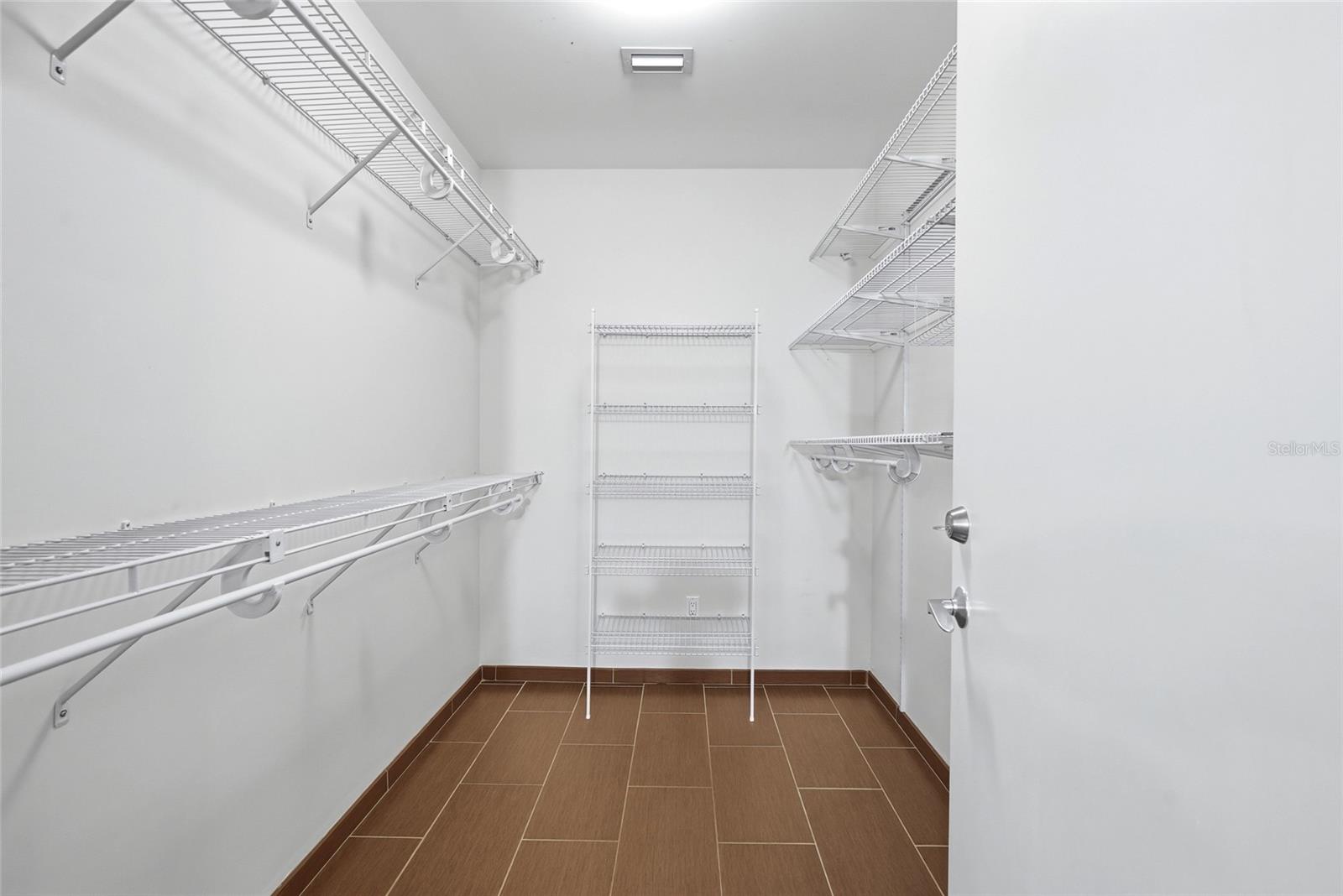 475 2ND St #302 ST PETERSBURG, FL 33701