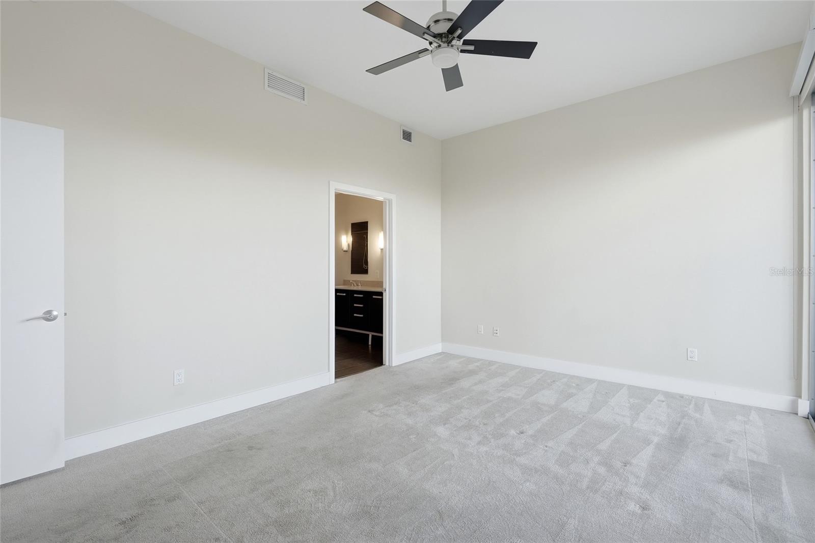 475 2ND St #302 ST PETERSBURG, FL 33701