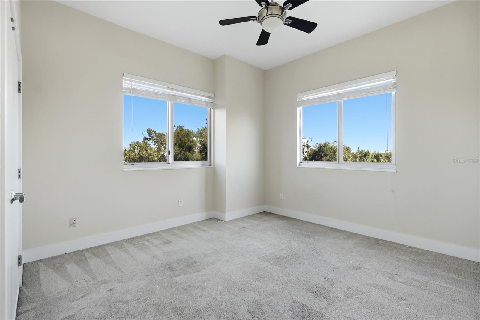 475 2ND St #302 ST PETERSBURG, FL 33701