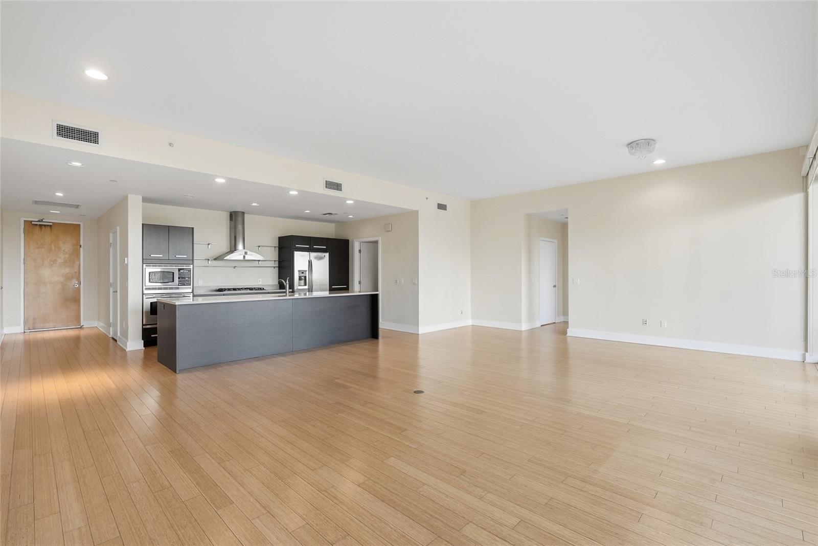 475 2ND St #302 ST PETERSBURG, FL 33701