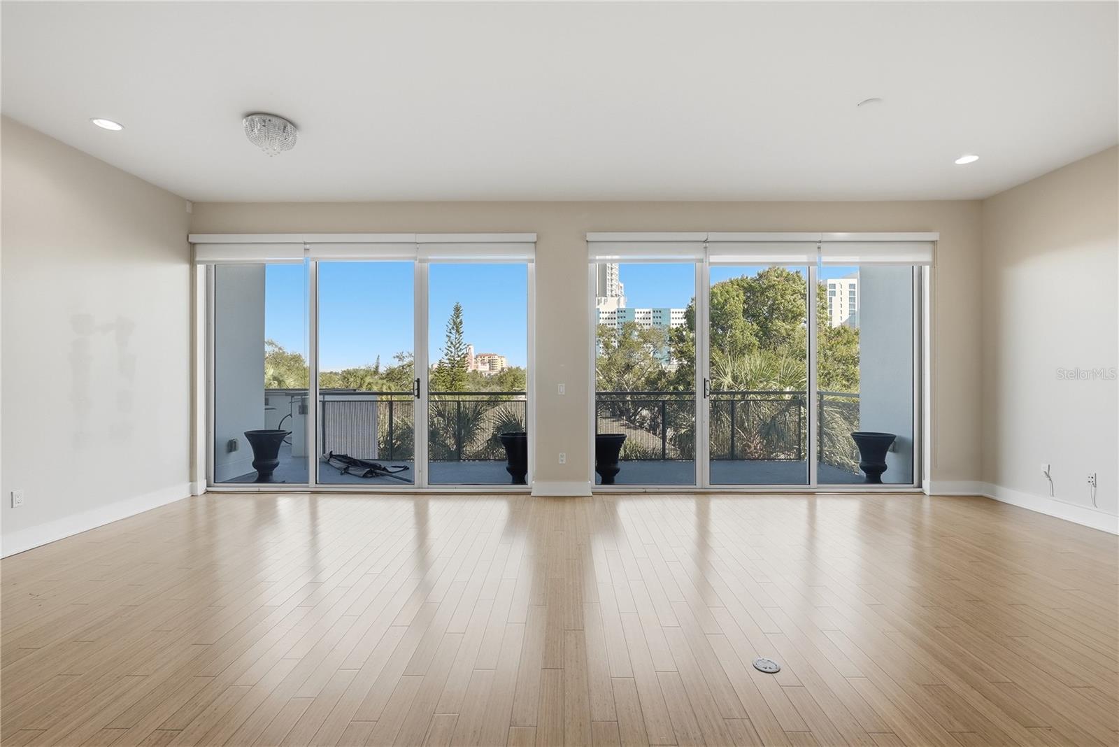 475 2ND St #302 ST PETERSBURG, FL 33701