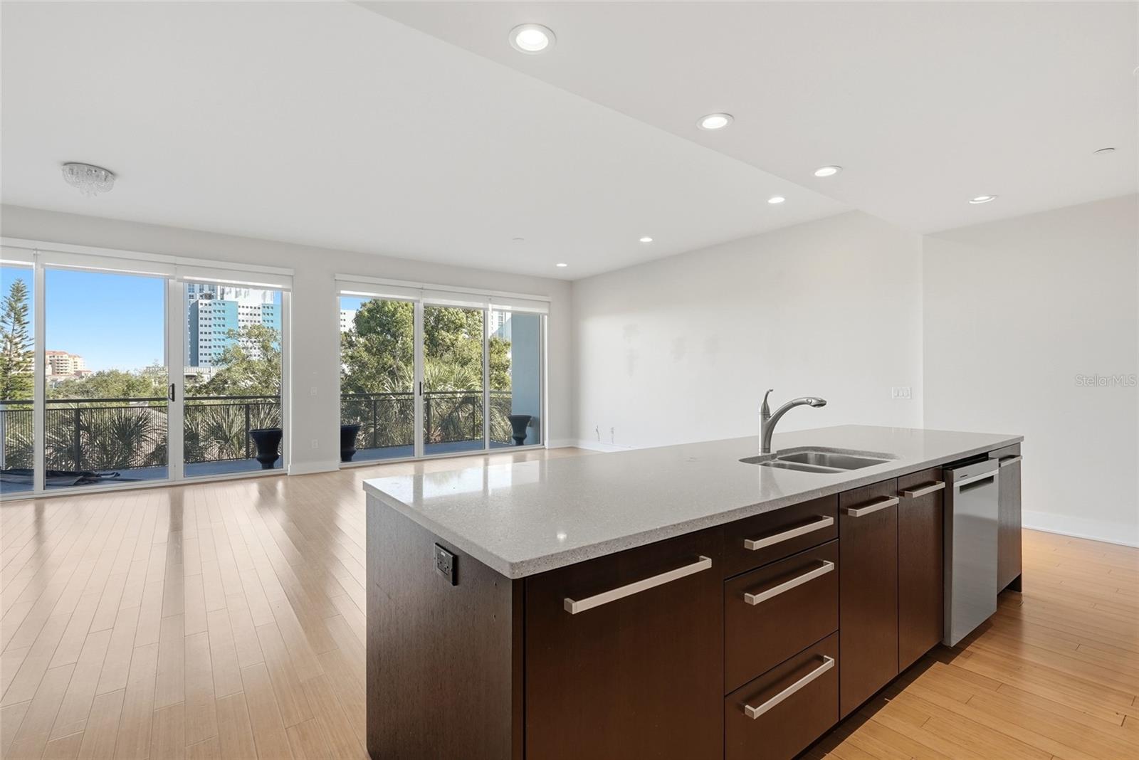 475 2ND St #302 ST PETERSBURG, FL 33701