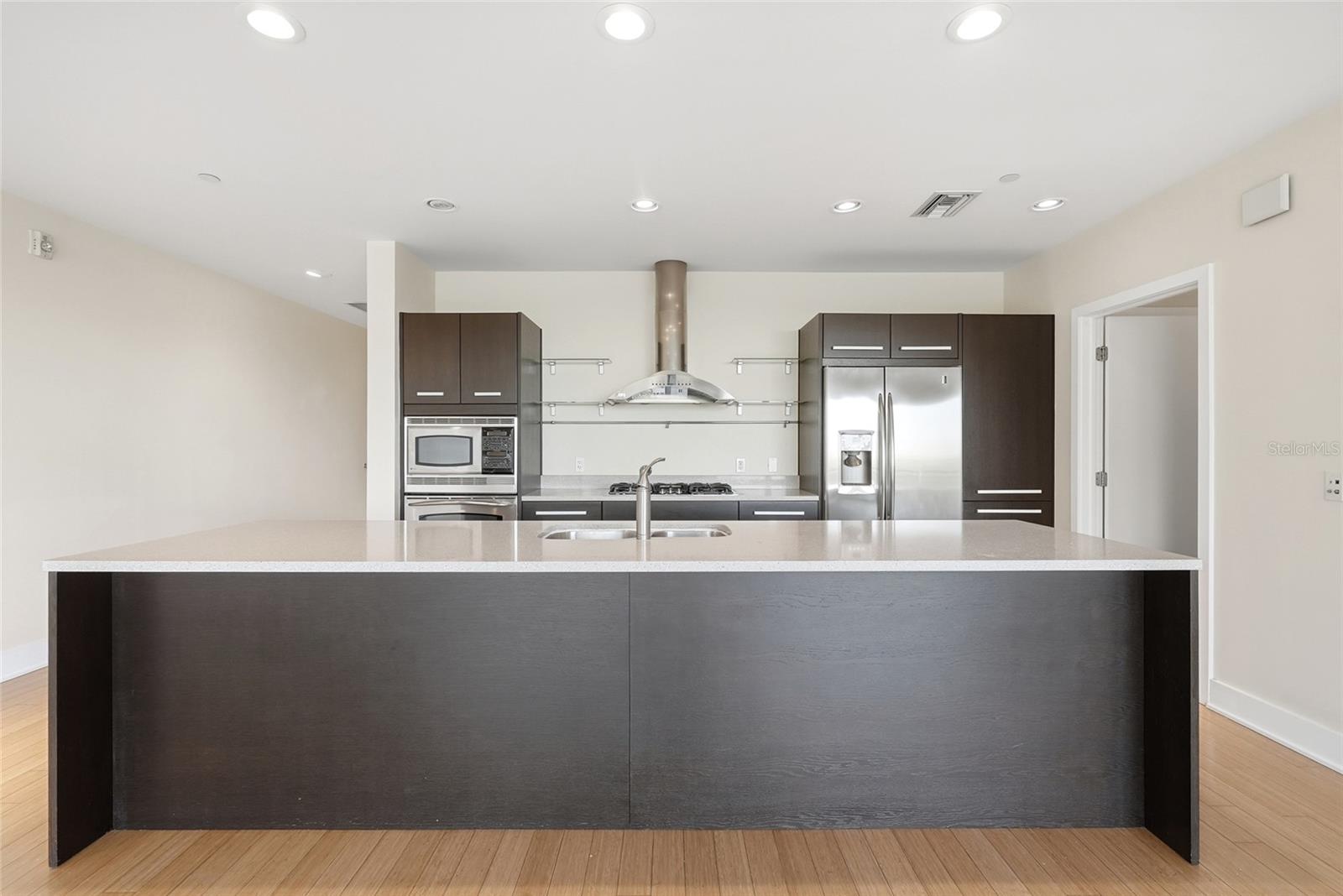 475 2ND St #302 ST PETERSBURG, FL 33701