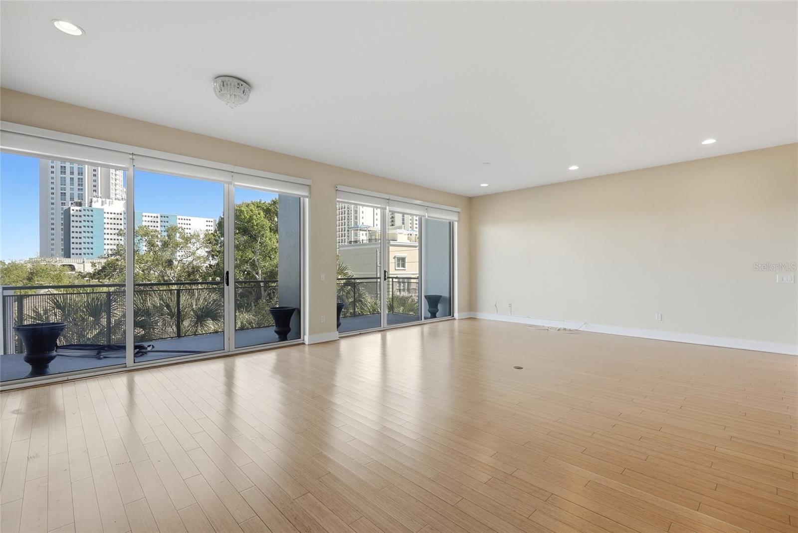 475 2ND St #302 ST PETERSBURG, FL 33701