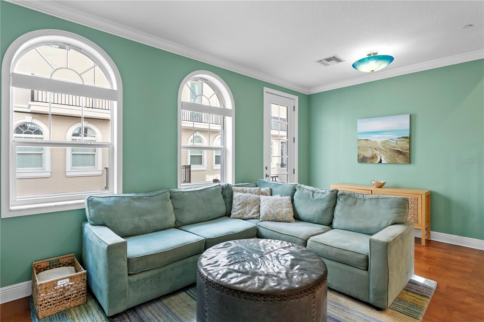 412 REGENT Ln ST PETERSBURG, FL 33701