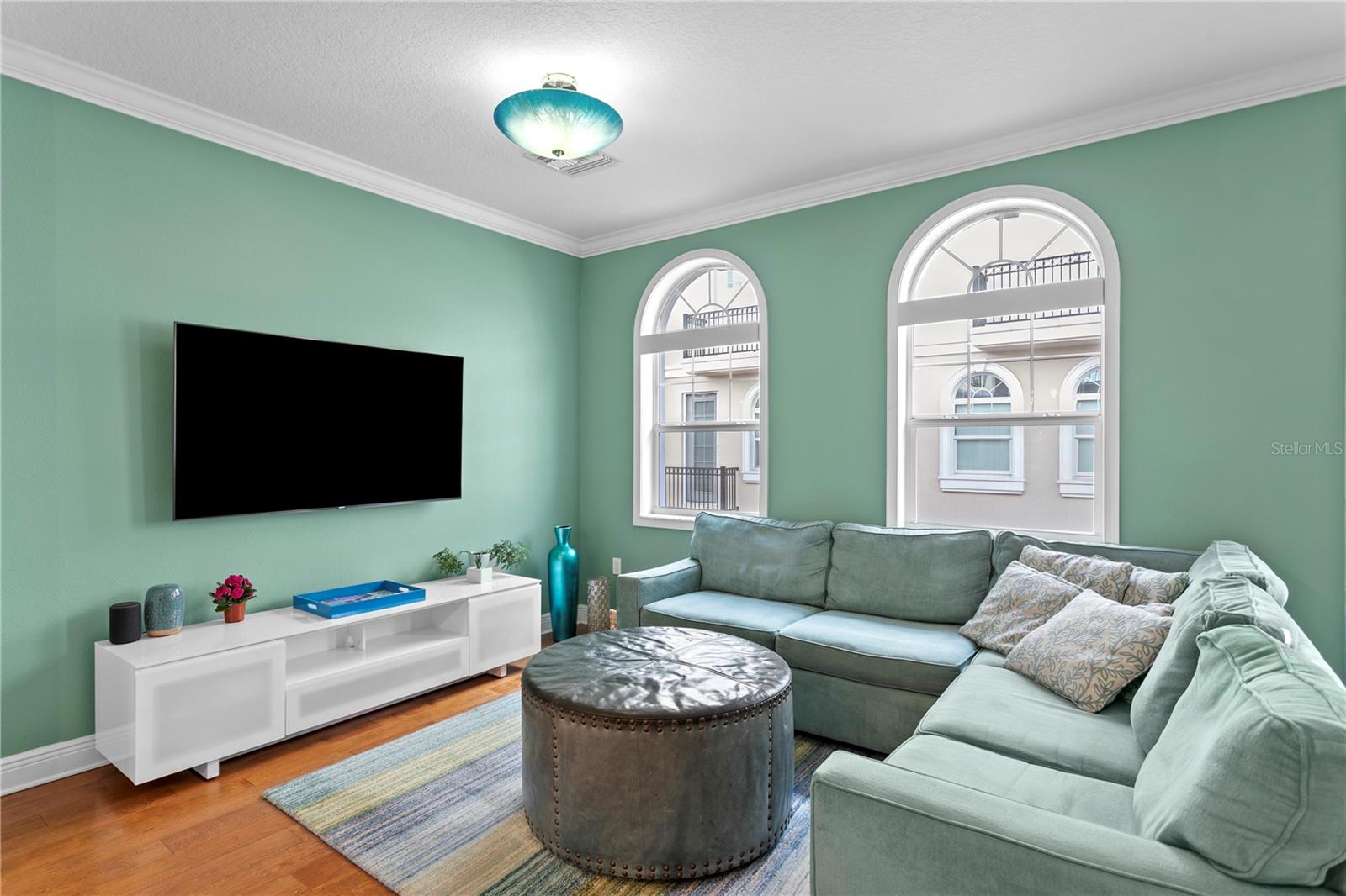 412 REGENT Ln ST PETERSBURG, FL 33701