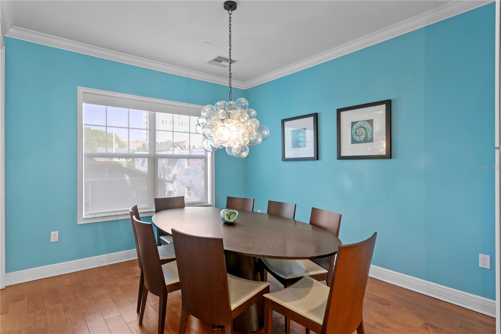 412 REGENT Ln ST PETERSBURG, FL 33701