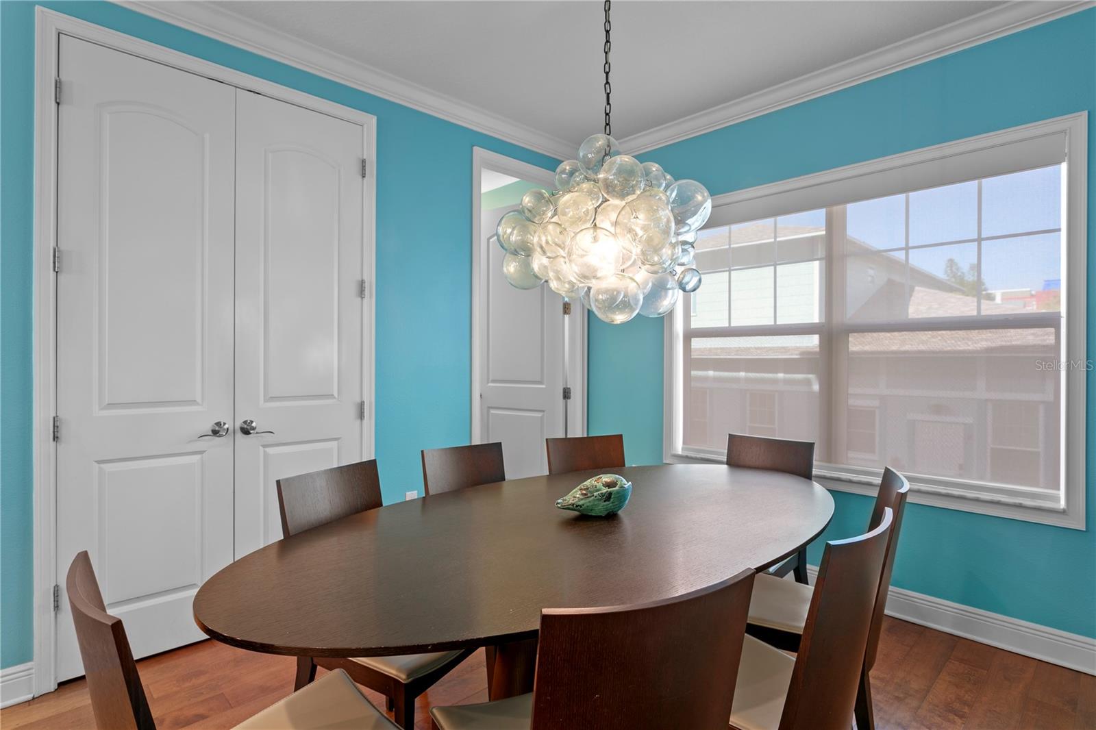 412 REGENT Ln ST PETERSBURG, FL 33701