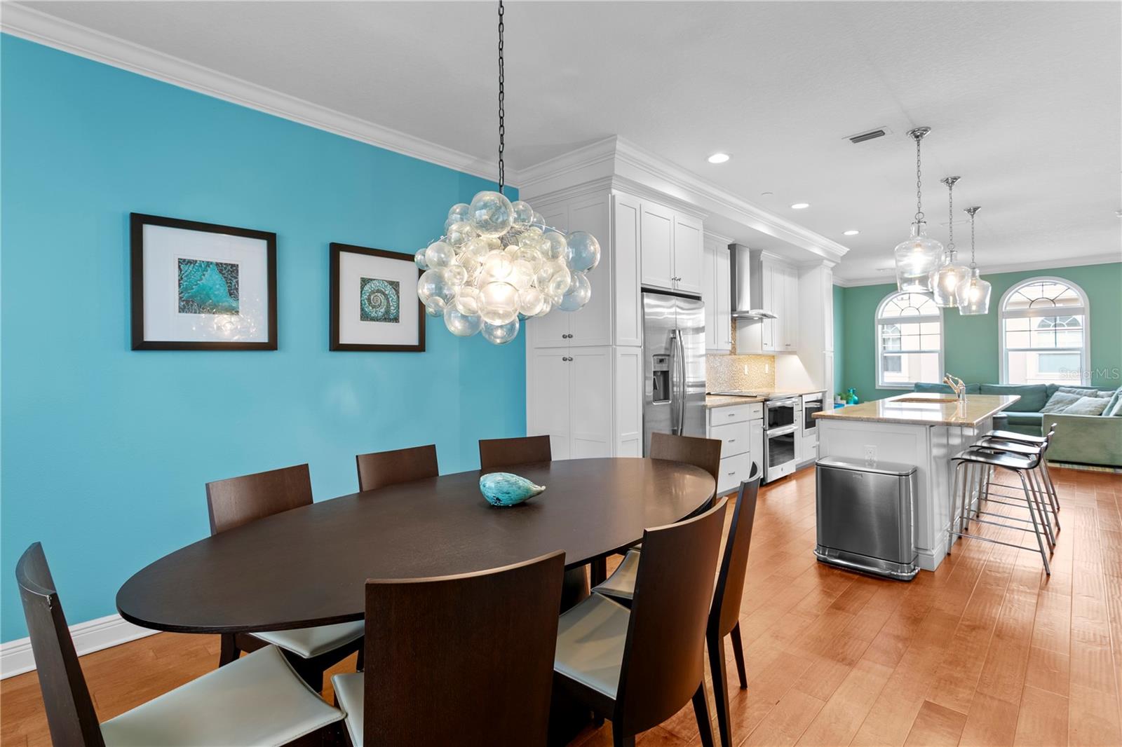 412 REGENT Ln ST PETERSBURG, FL 33701