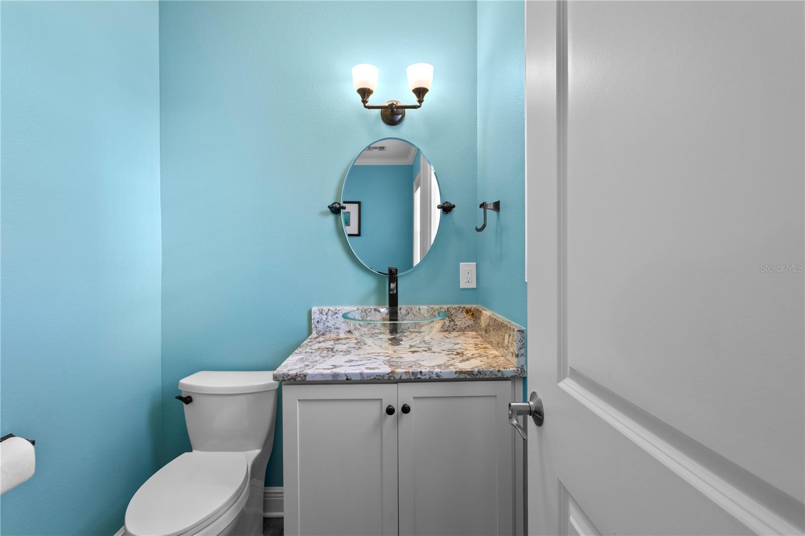 412 REGENT Ln ST PETERSBURG, FL 33701