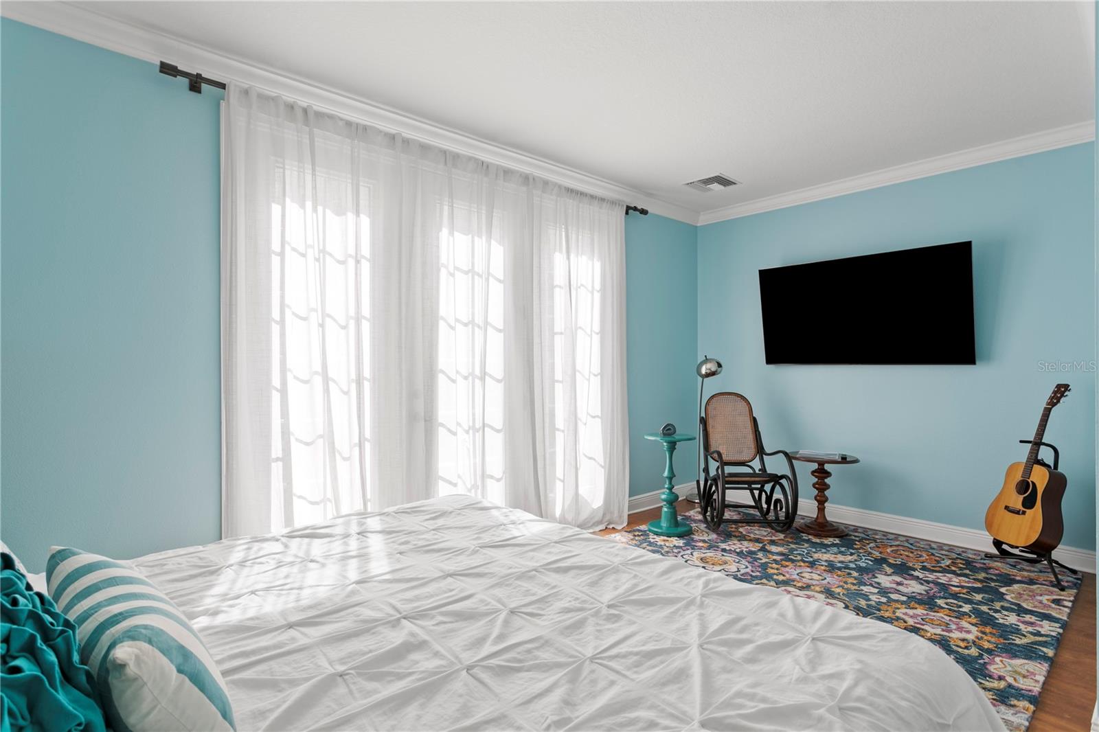 412 REGENT Ln ST PETERSBURG, FL 33701