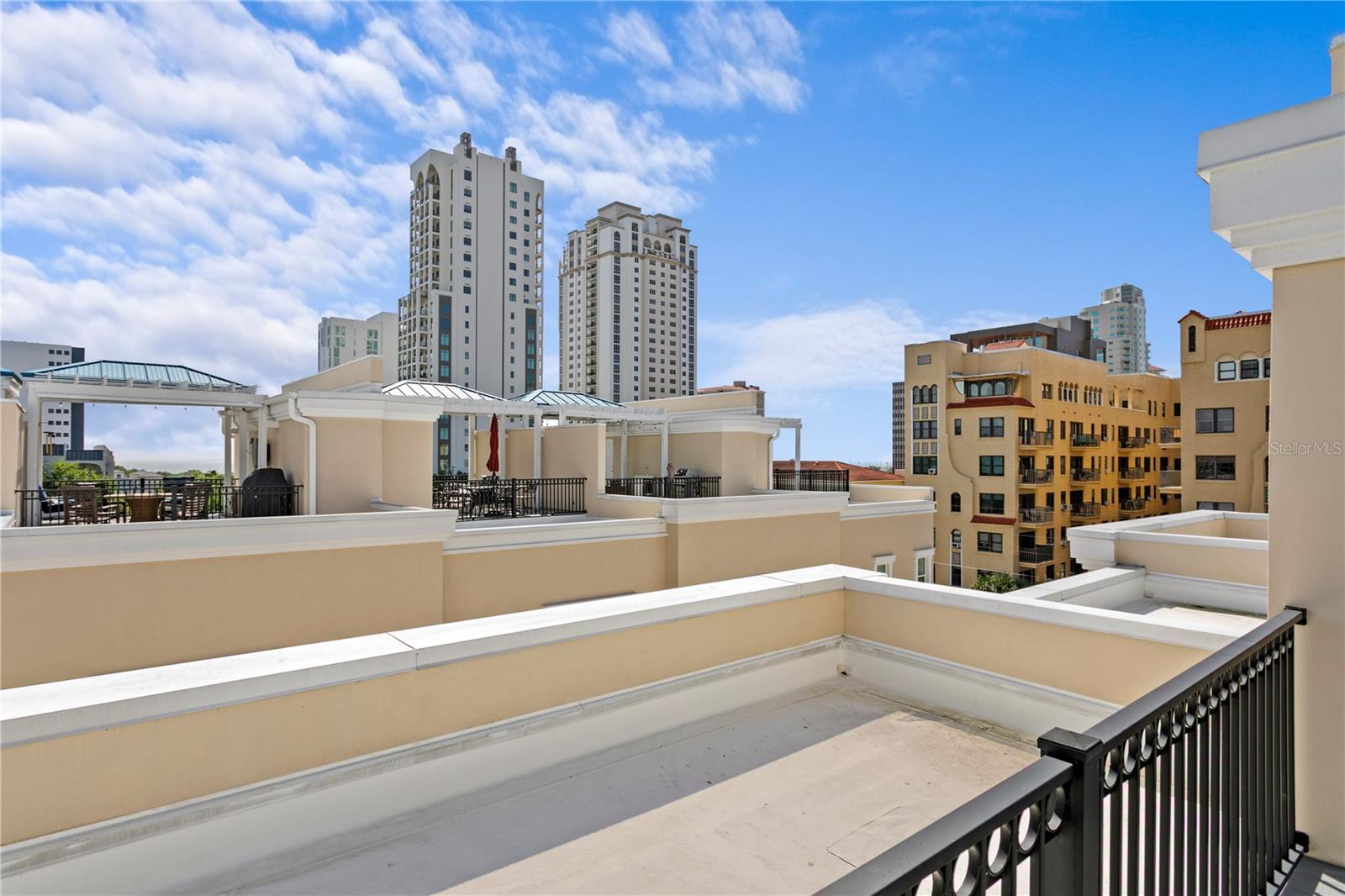 412 REGENT Ln ST PETERSBURG, FL 33701