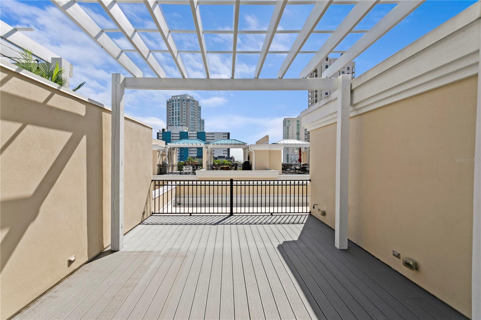 412 REGENT Ln ST PETERSBURG, FL 33701