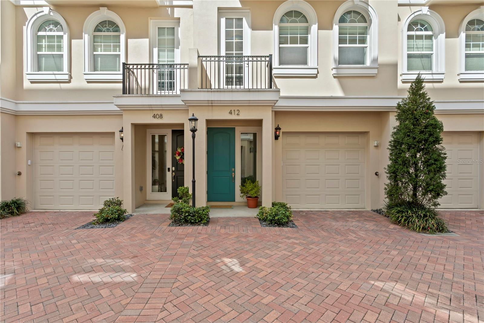 412 REGENT Ln ST PETERSBURG, FL 33701