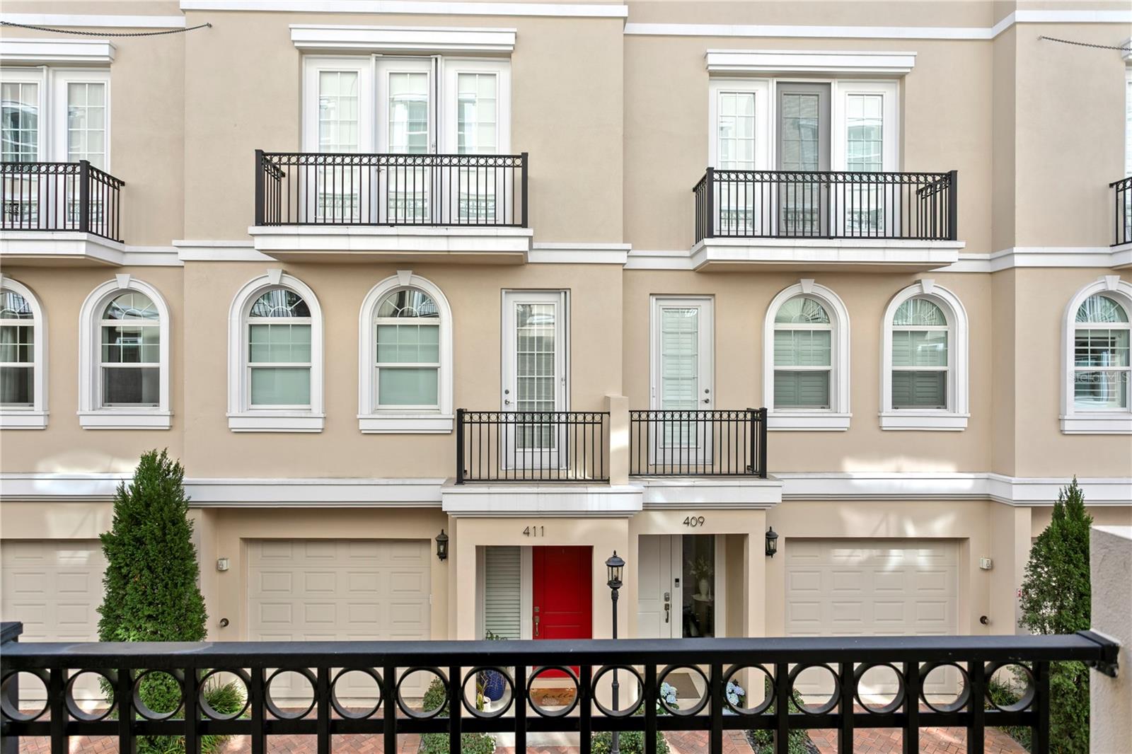 412 REGENT Ln ST PETERSBURG, FL 33701