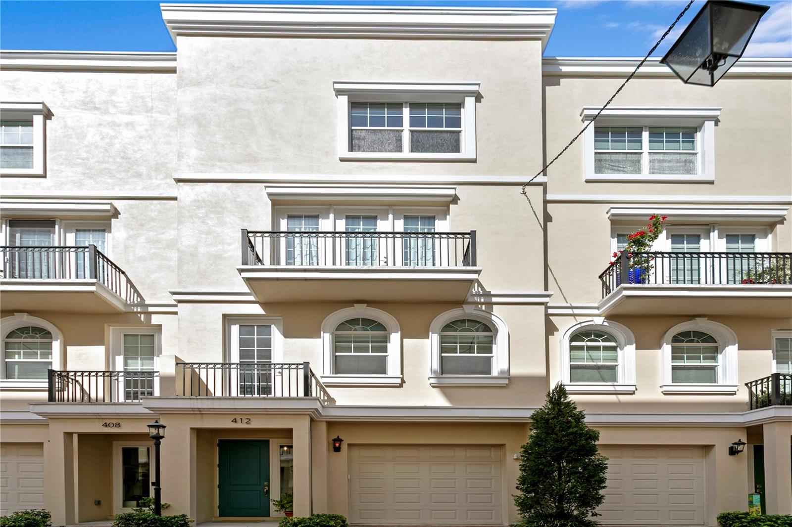 412 REGENT Ln ST PETERSBURG, FL 33701