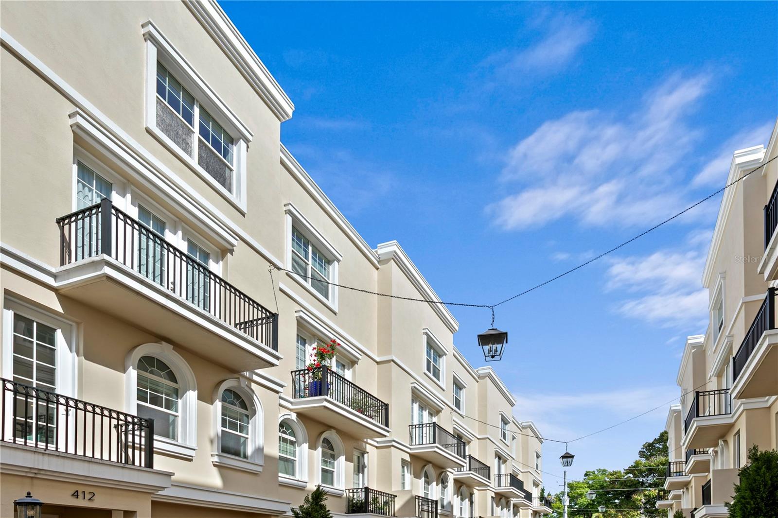 412 REGENT Ln ST PETERSBURG, FL 33701