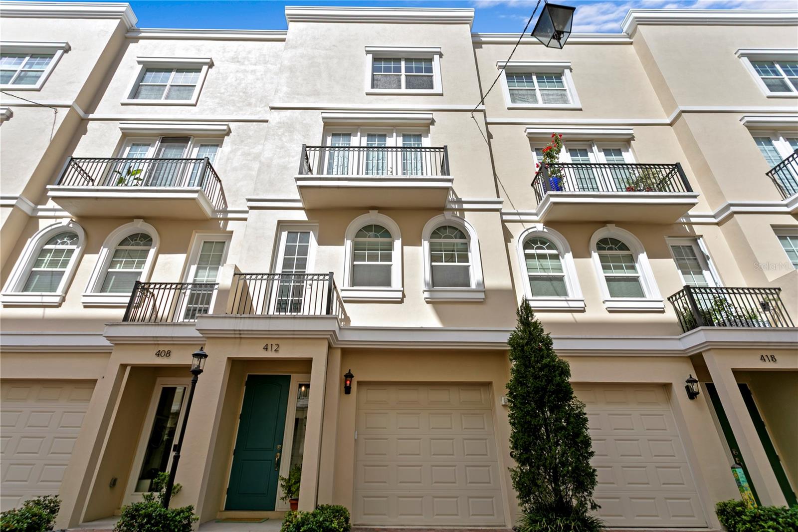 412 REGENT Ln ST PETERSBURG, FL 33701