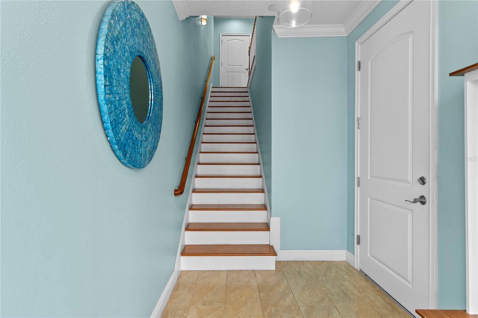 412 REGENT Ln ST PETERSBURG, FL 33701