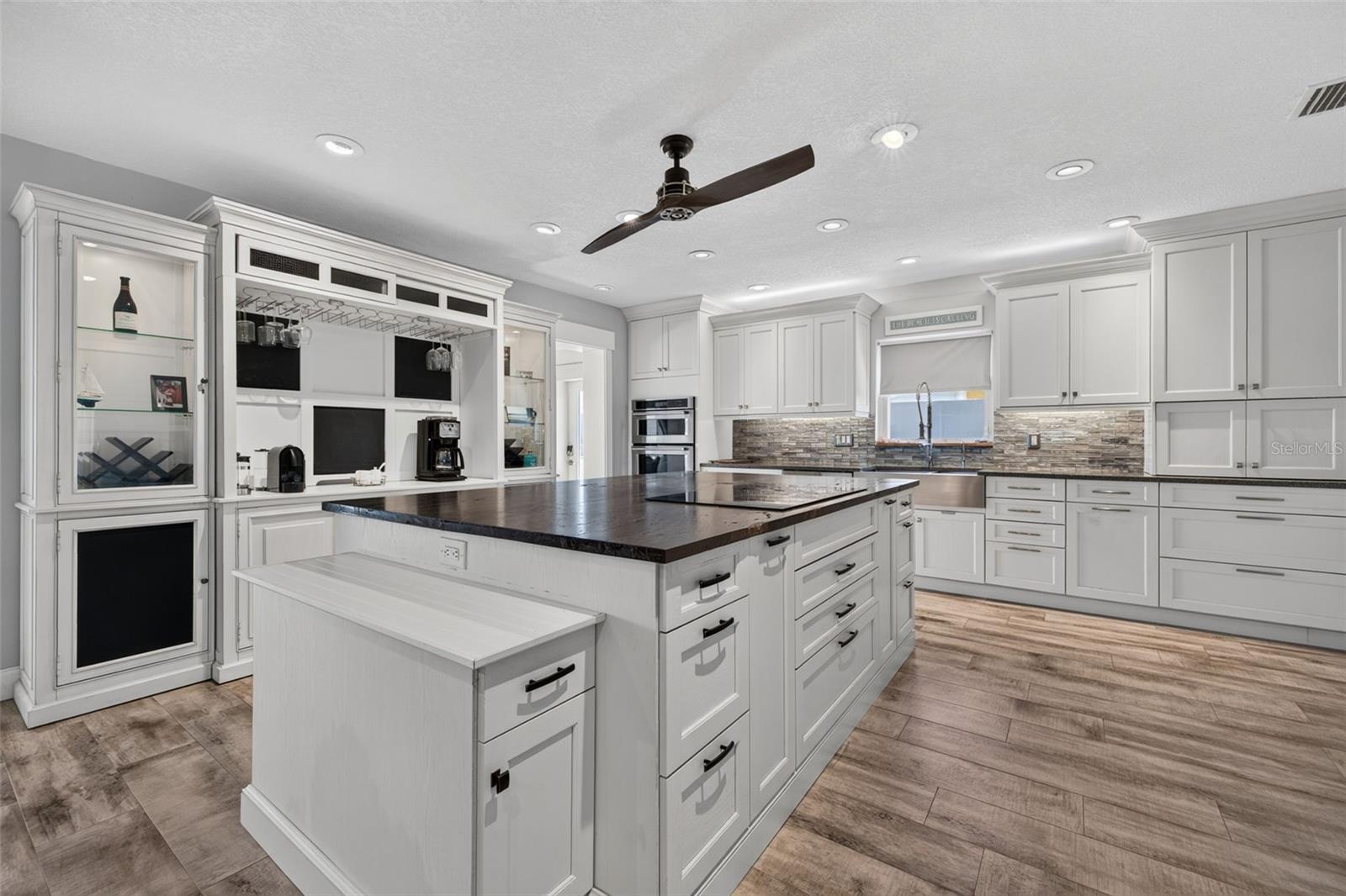 2480 E BAY Isle Dr ST PETERSBURG, FL 33705