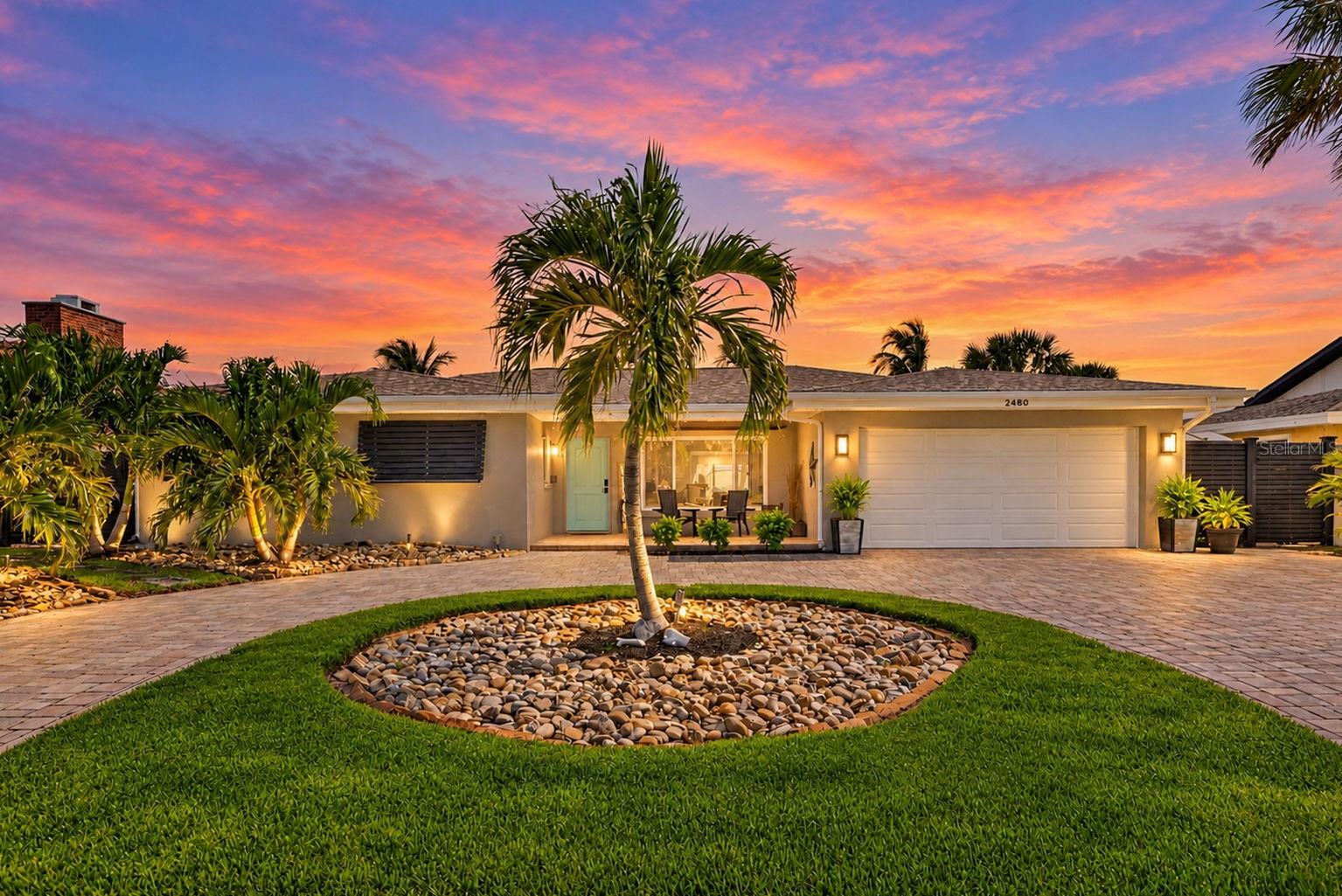 2480 E BAY Isle Dr ST PETERSBURG, FL 33705