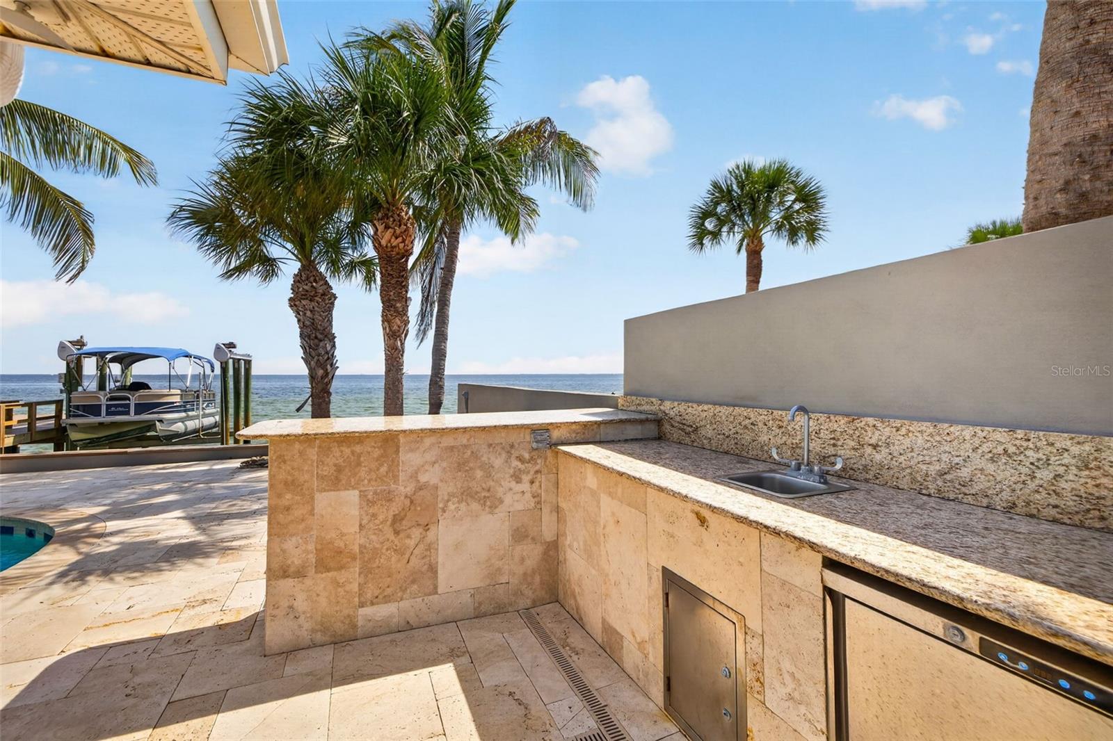 2480 E BAY Isle Dr ST PETERSBURG, FL 33705