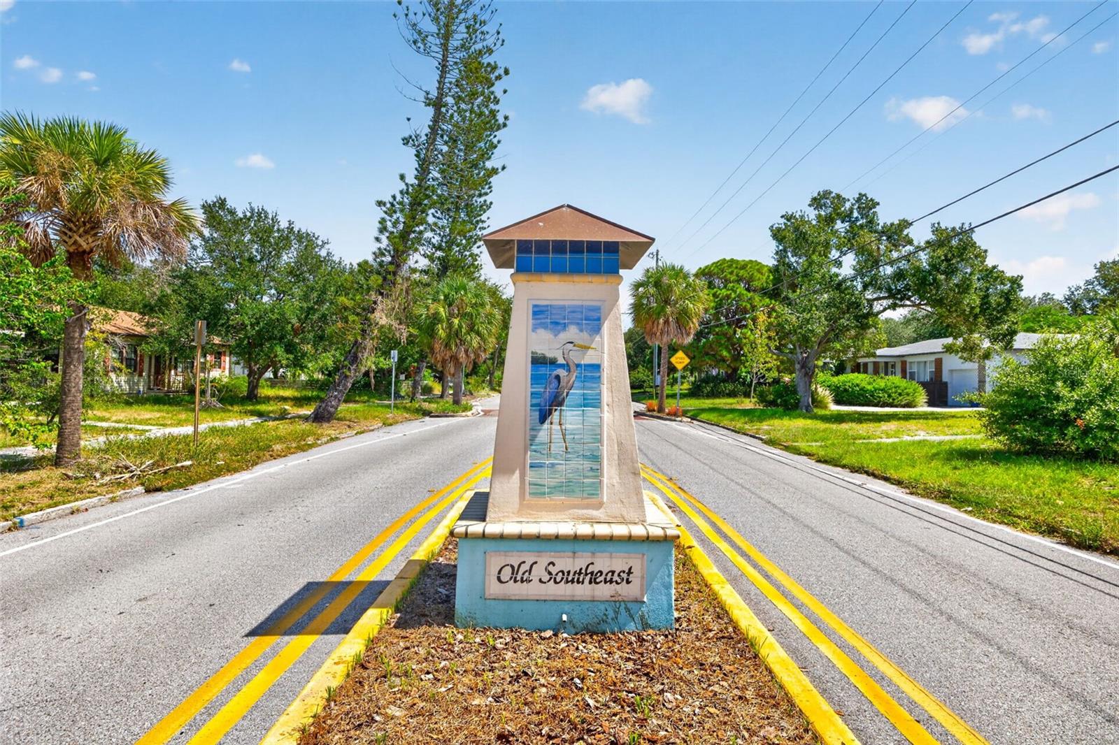 2480 E BAY Isle Dr ST PETERSBURG, FL 33705