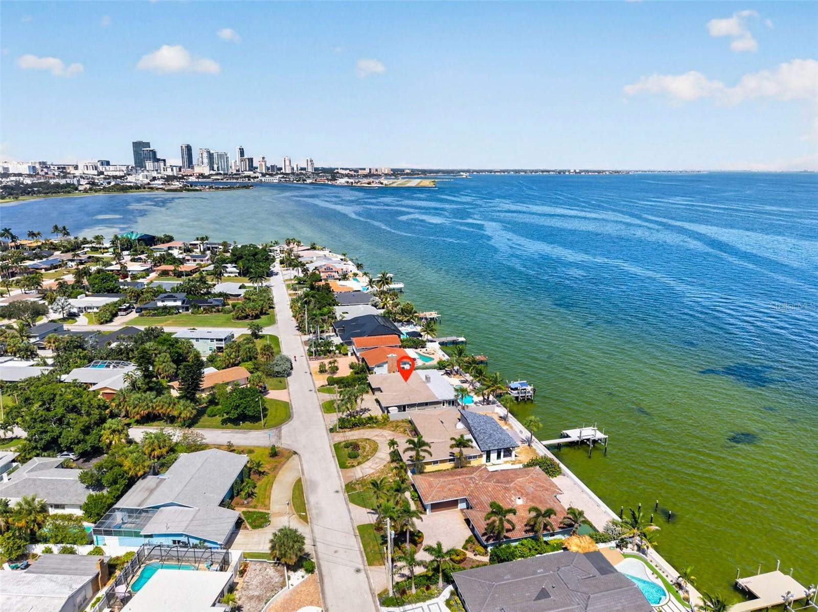 2480 E BAY Isle Dr ST PETERSBURG, FL 33705