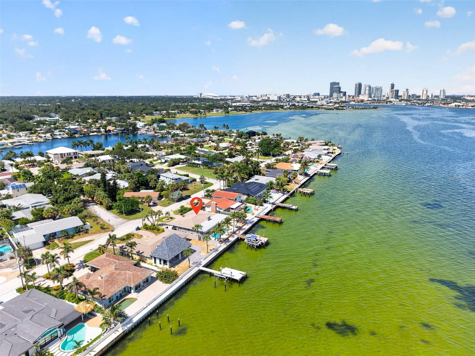 2480 E BAY Isle Dr ST PETERSBURG, FL 33705