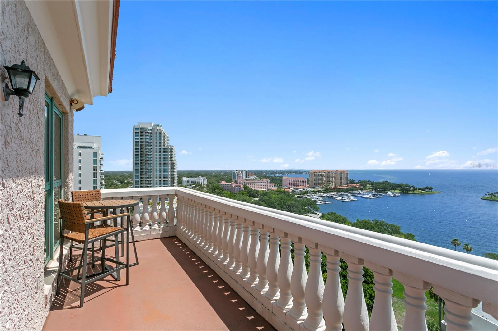 288 Bch Dr #PH-2A ST PETERSBURG, FL 33701
