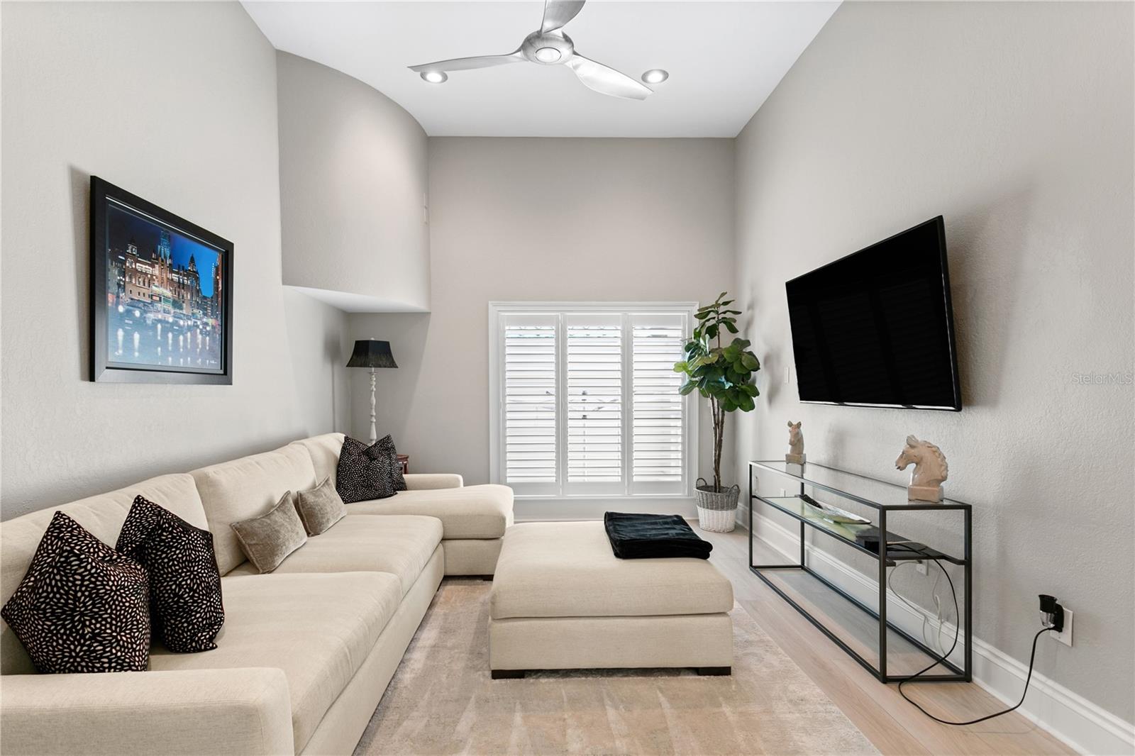 420 COFFEE POT RIVIERA ST PETERSBURG, FL 33704