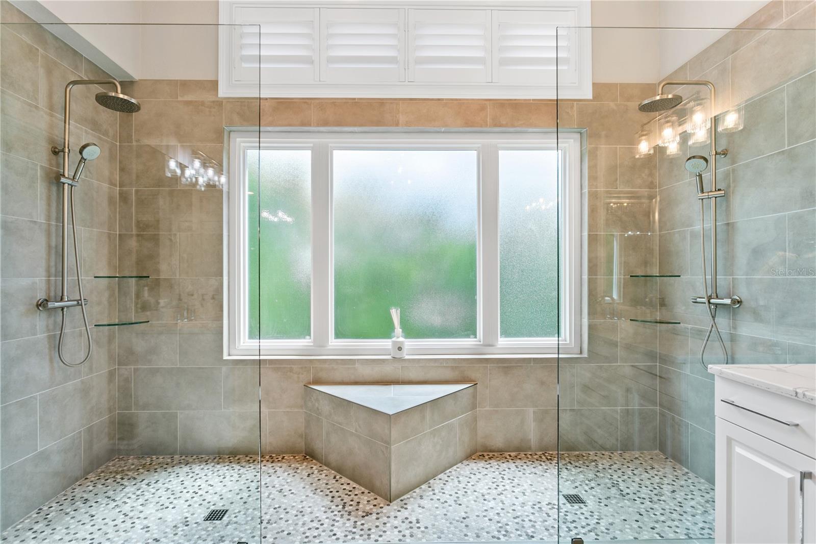 420 COFFEE POT RIVIERA ST PETERSBURG, FL 33704