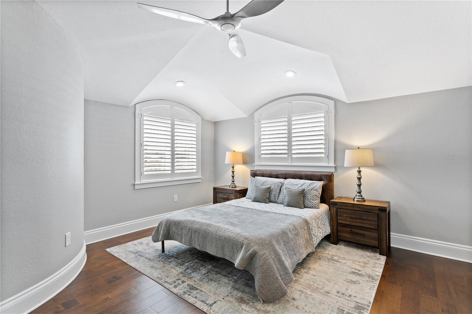 420 COFFEE POT RIVIERA ST PETERSBURG, FL 33704