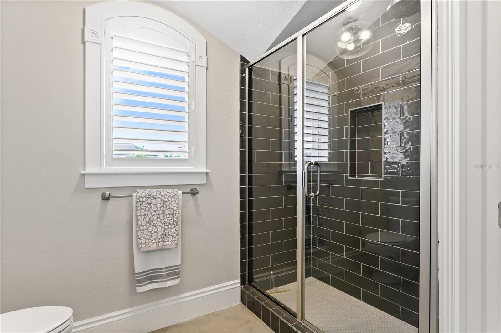 420 COFFEE POT RIVIERA ST PETERSBURG, FL 33704