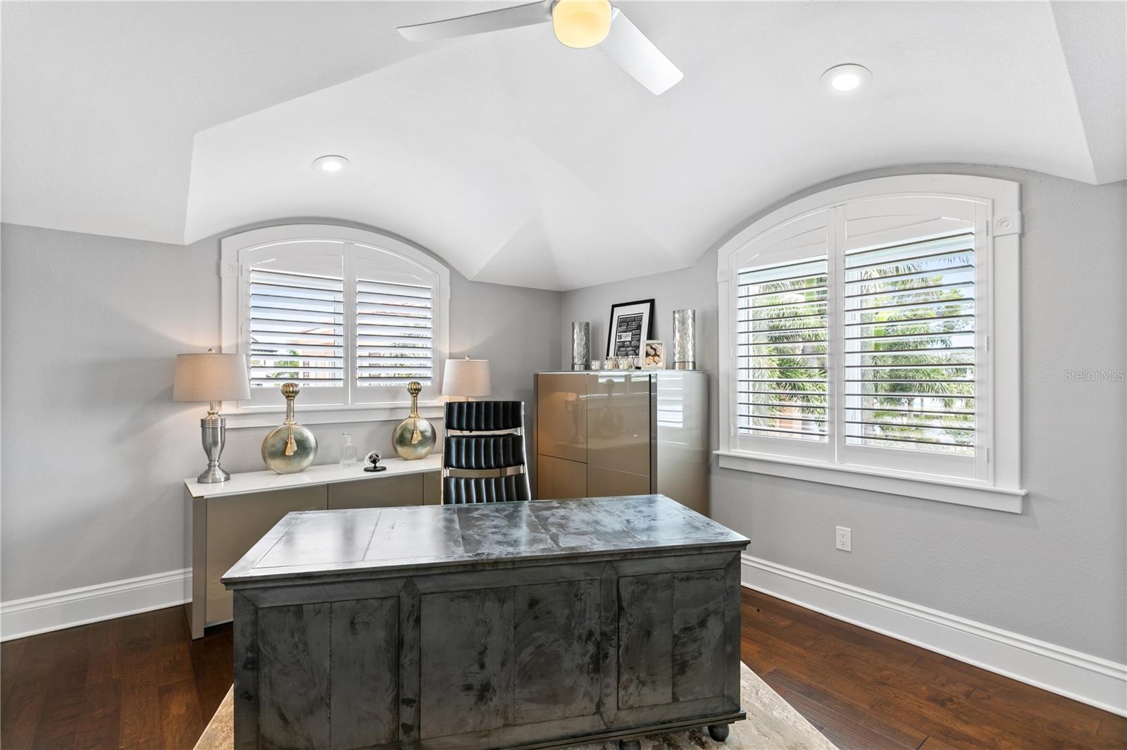 420 COFFEE POT RIVIERA ST PETERSBURG, FL 33704