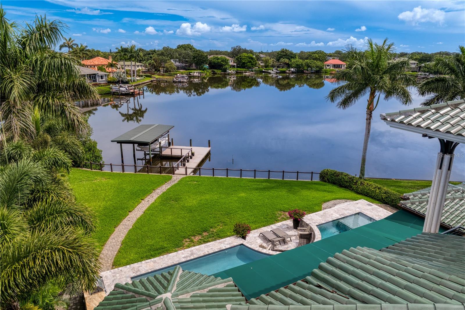 420 COFFEE POT RIVIERA ST PETERSBURG, FL 33704