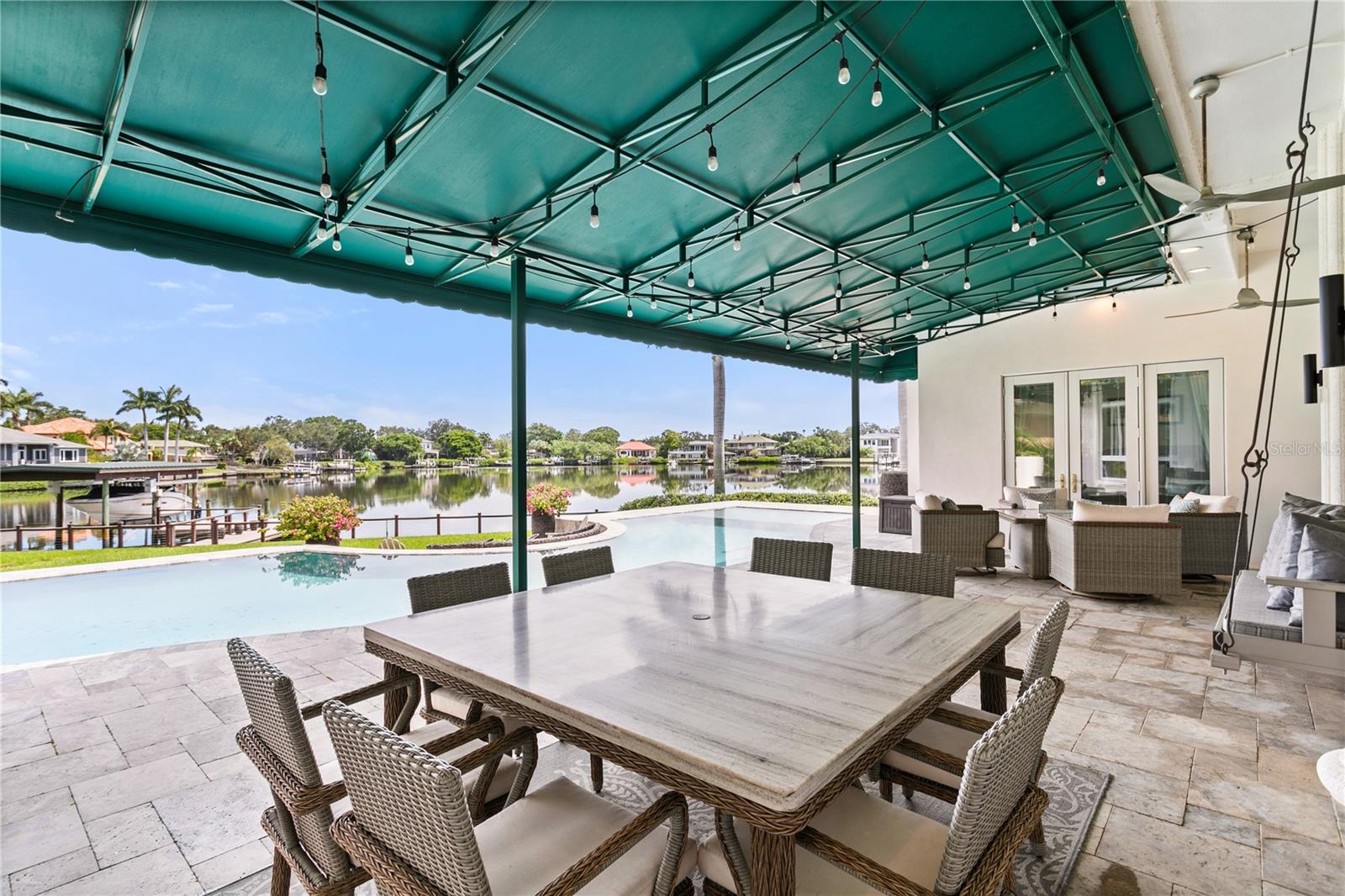 420 COFFEE POT RIVIERA ST PETERSBURG, FL 33704