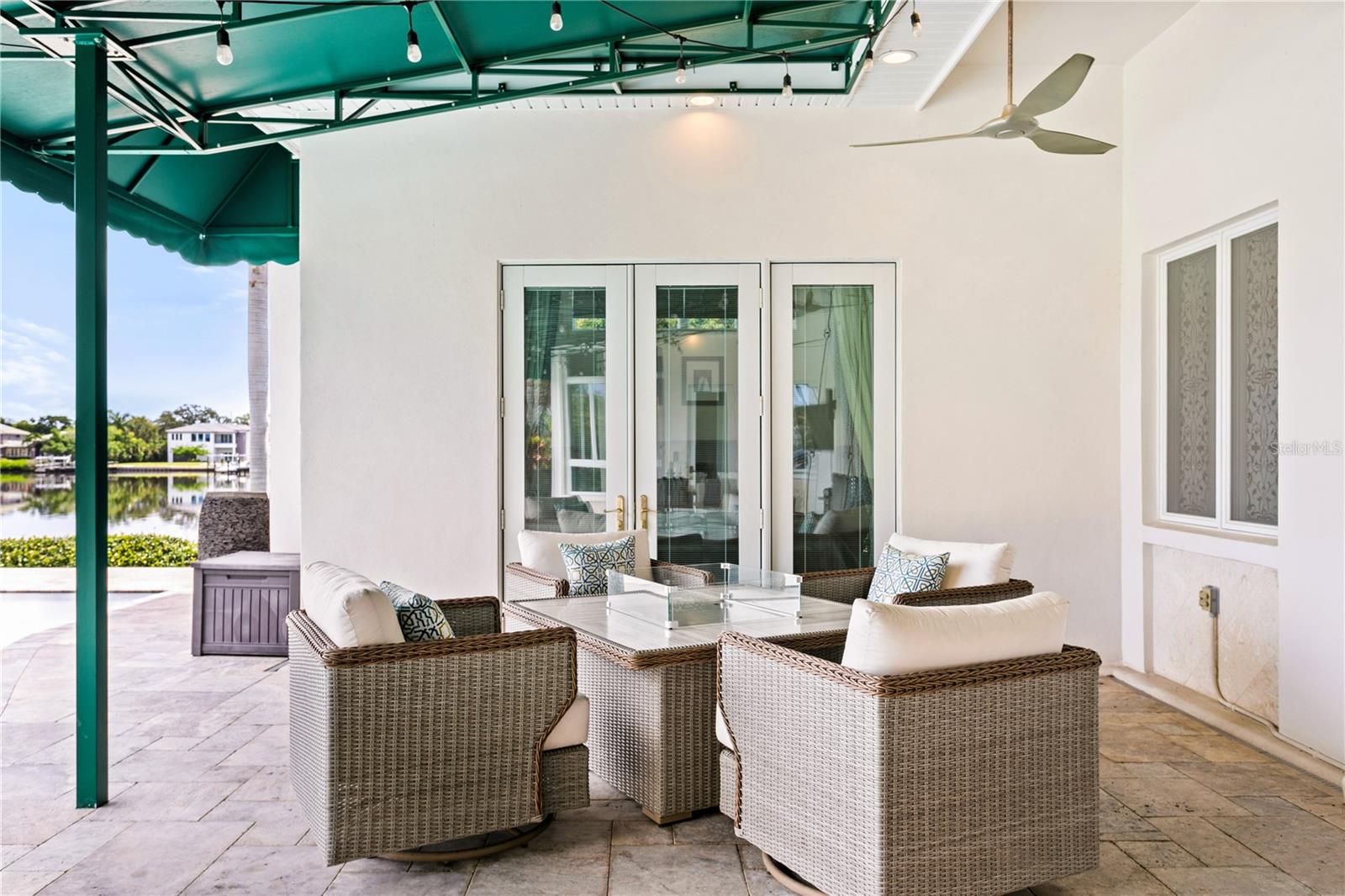 420 COFFEE POT RIVIERA ST PETERSBURG, FL 33704