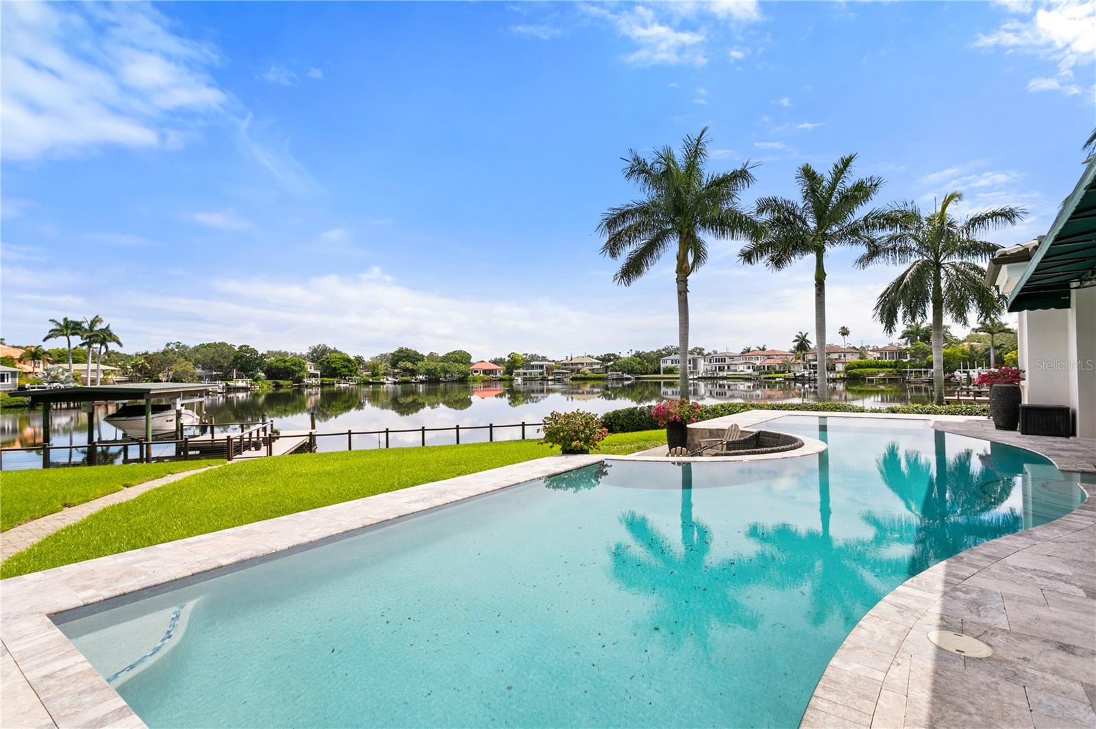 420 COFFEE POT RIVIERA ST PETERSBURG, FL 33704