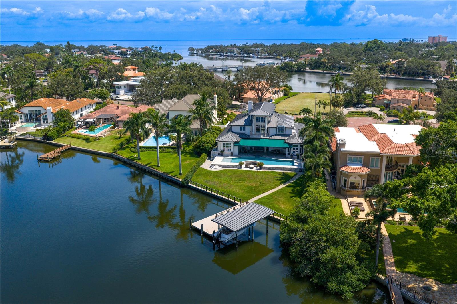 420 COFFEE POT RIVIERA ST PETERSBURG, FL 33704